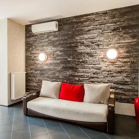 Apartment Просторные Апартаменты В Центре, В Районе Екатериненской Площади