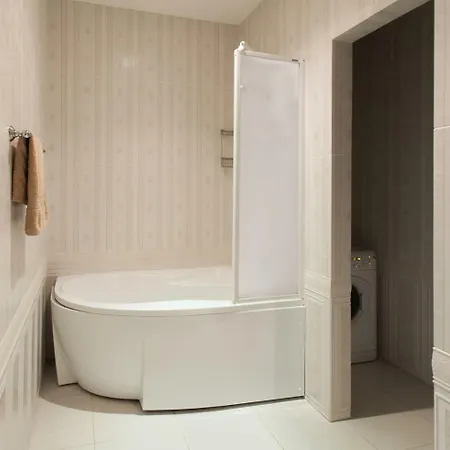 Просторные Апартаменты В Центре, В Районе Екатериненской Площади Apartment *